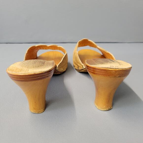 Vintage 70s Town Flair Wooden Sandals Heels Eyelet Womens 8B Tan Suede Shoes - Picture 6 of 15